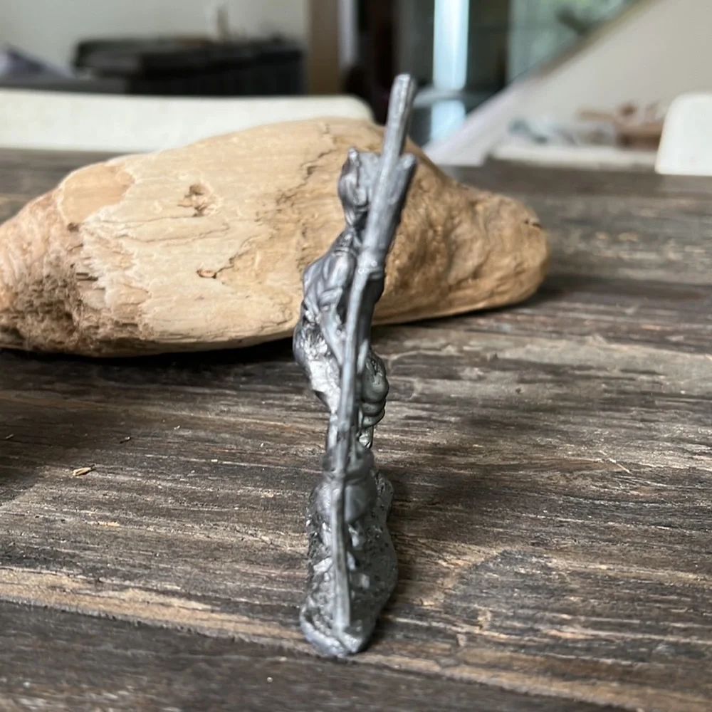 VINTAGE solid pewter fantasy figurine - 4” - Picture 5 of 9